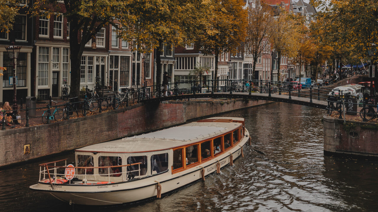 Rondvaart Amsterdam centrum met centrale opstapplekken