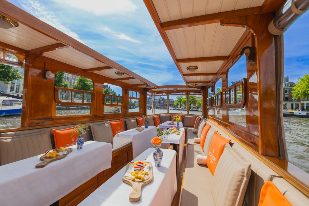 luxurioese salonboot grachtenfahrt