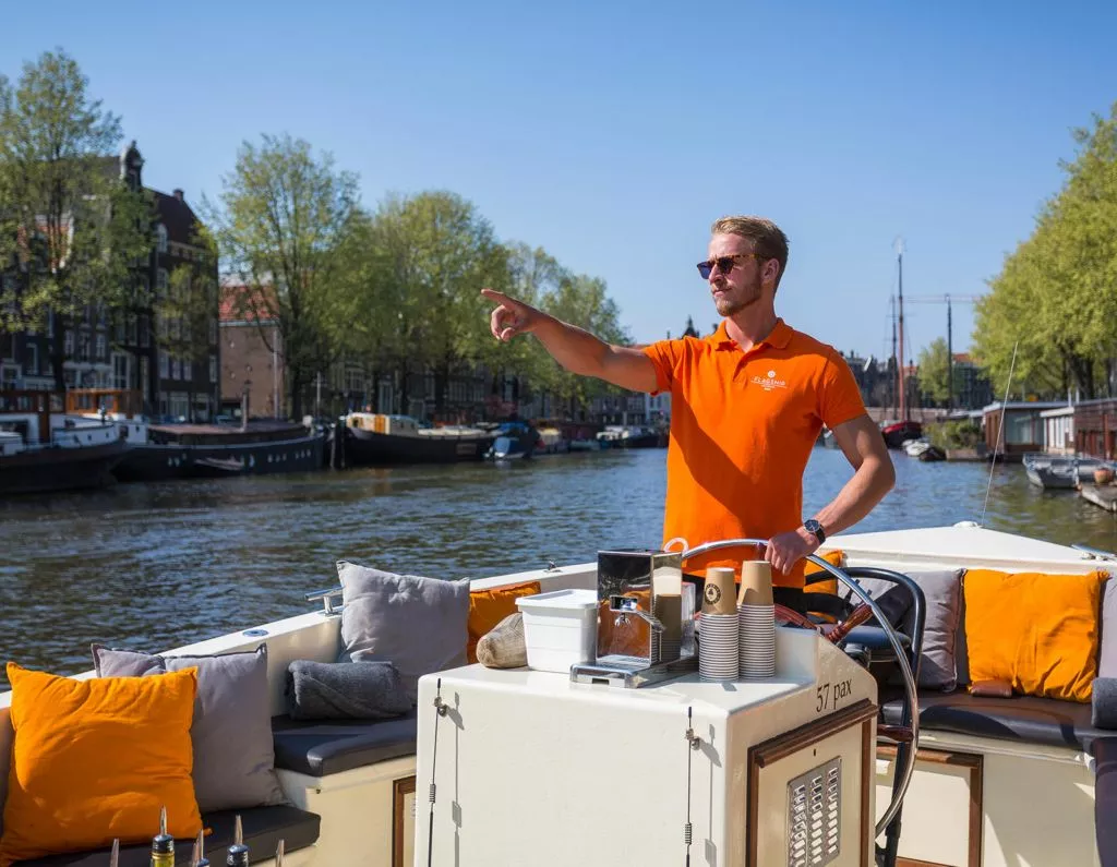 Burger & Drinks boat