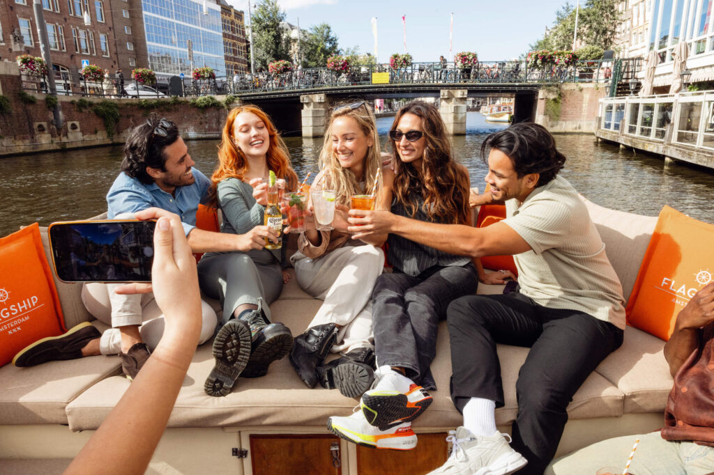 Luxury Canal Cruise with Unlimited Drinks