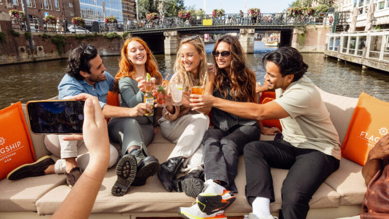 Luxury Canal Cruise with Unlimited Drinks