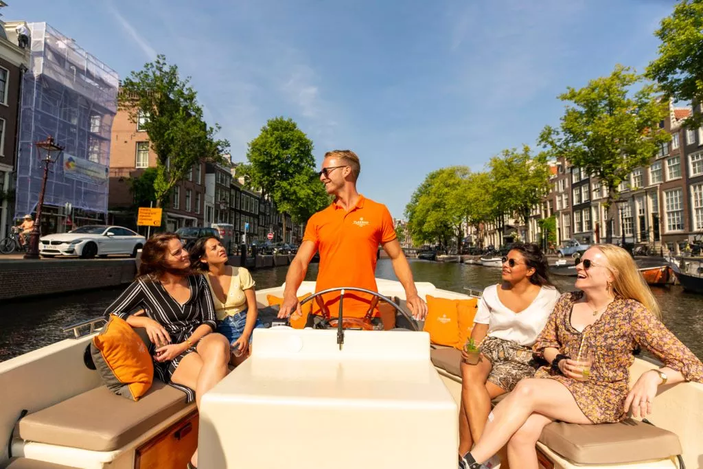 Luxury Canal Cruise with Unlimited Drinks