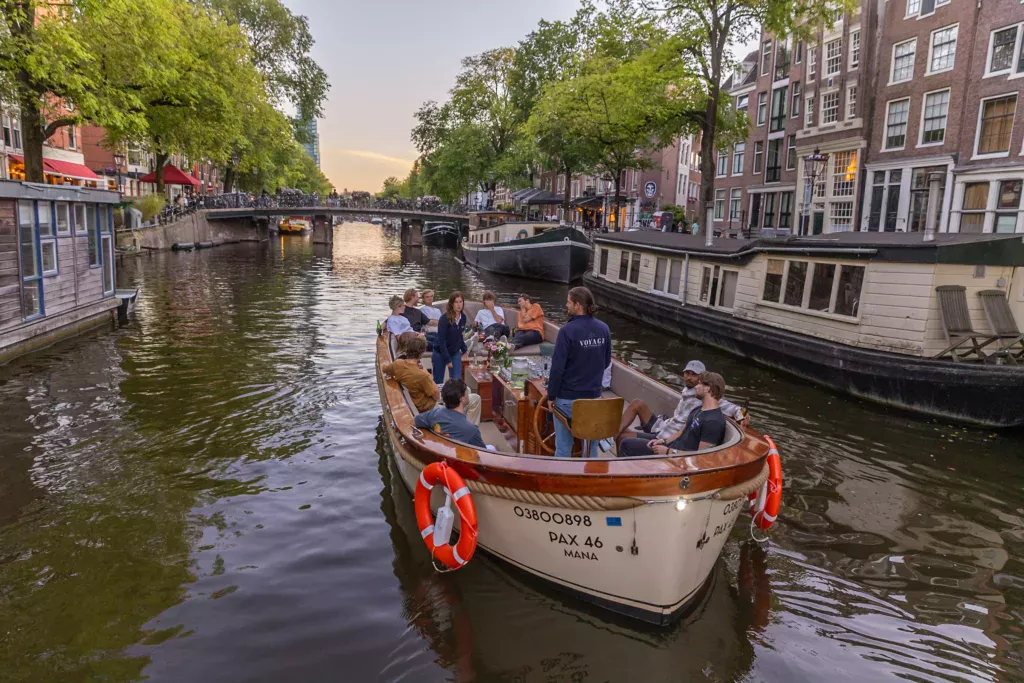 Exclusive Canal Cruise with Dutch Snacks & Drinks