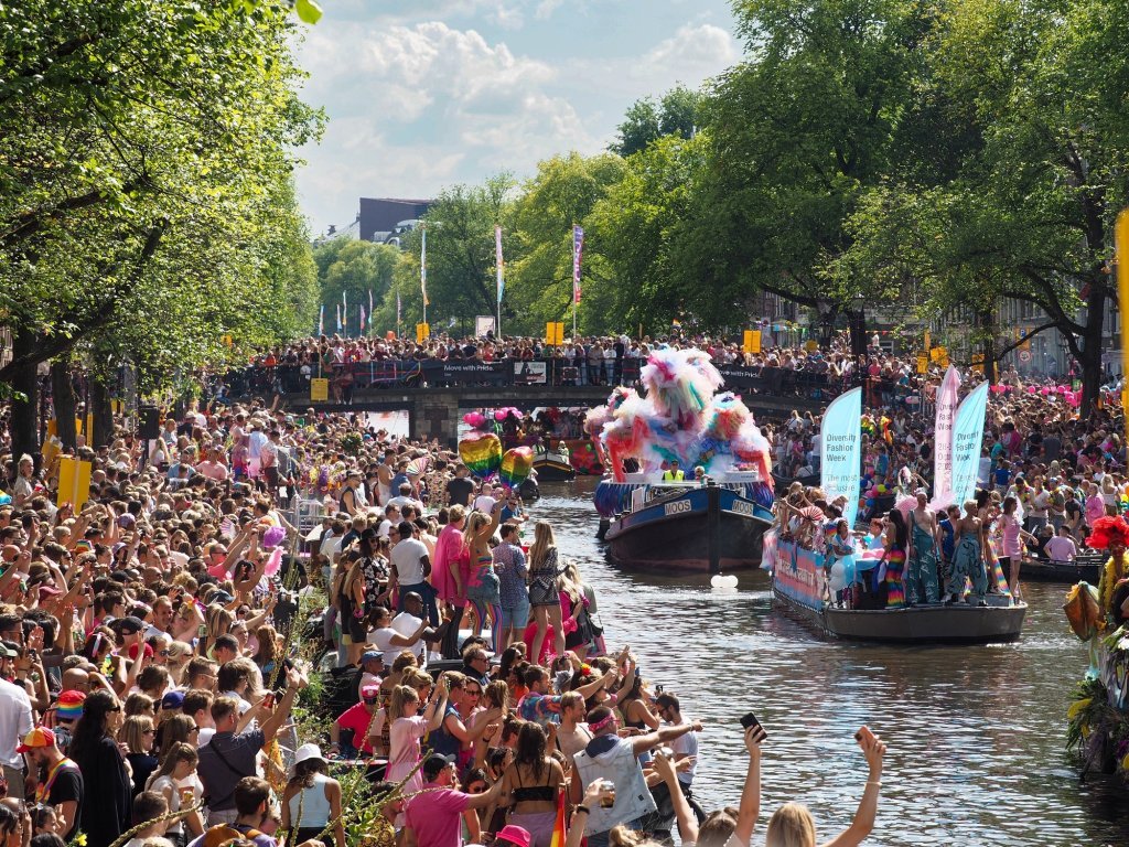 Pride boat