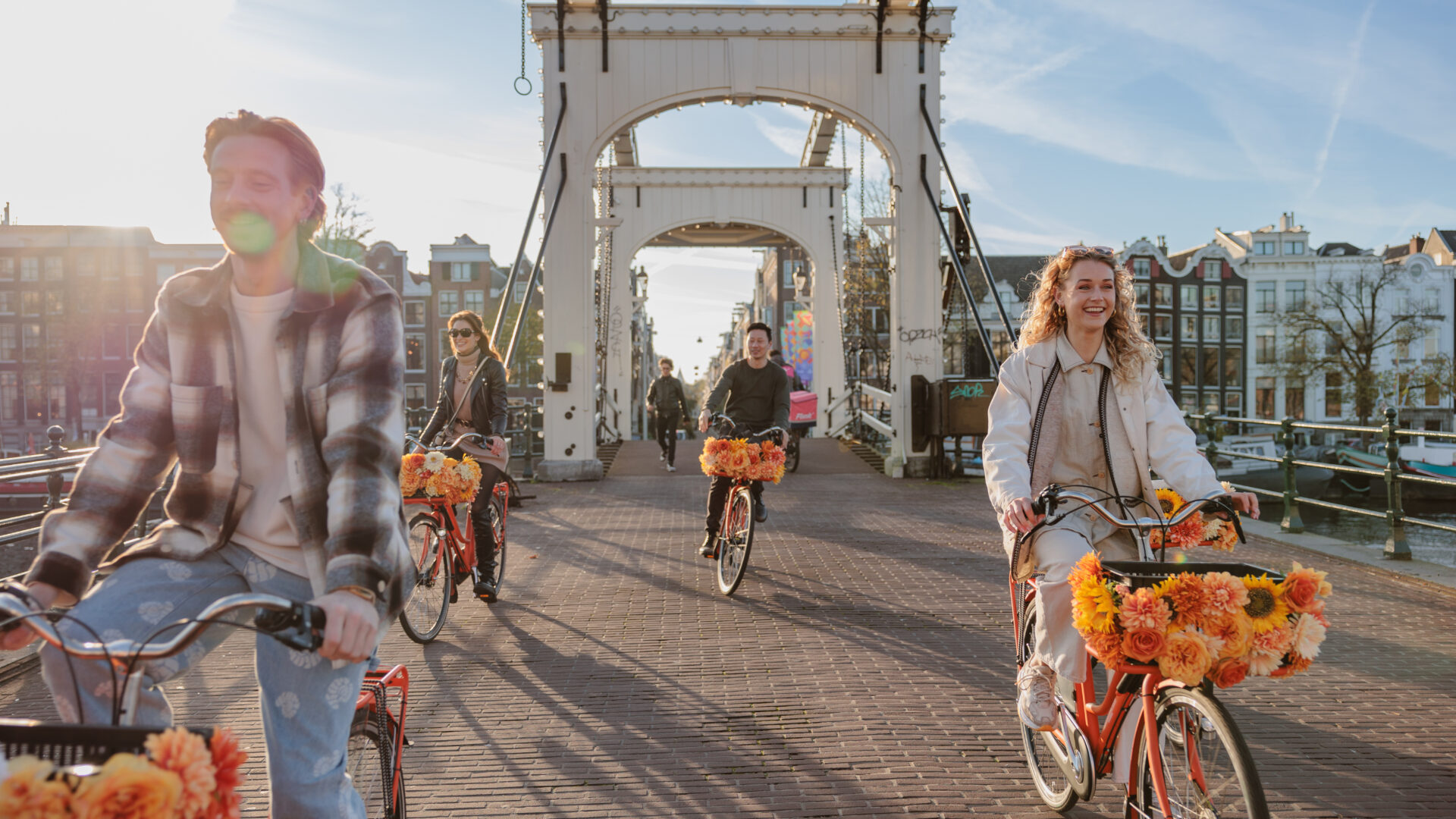Billete combinado para la excursión en bicicleta y el crucero por los canales