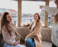 Get to know more about Amsterdam with our enthousiastic host and skipper