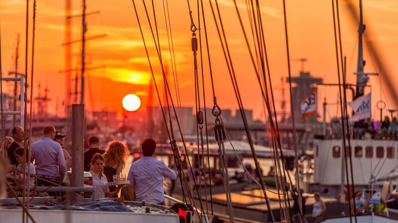 open boat vs saloon boat Amsterdam