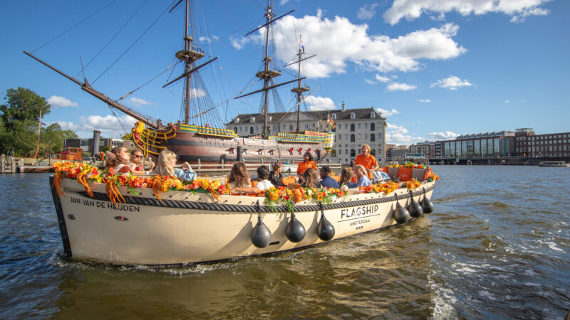 SAIL 2025 op een Luxe Sloep