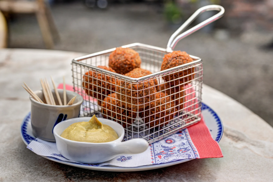 Drinks & Snacks boat