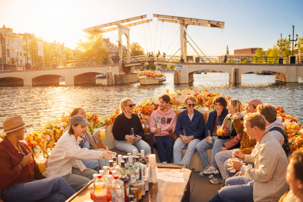Luxury canal cruise Amsterdam bike tour